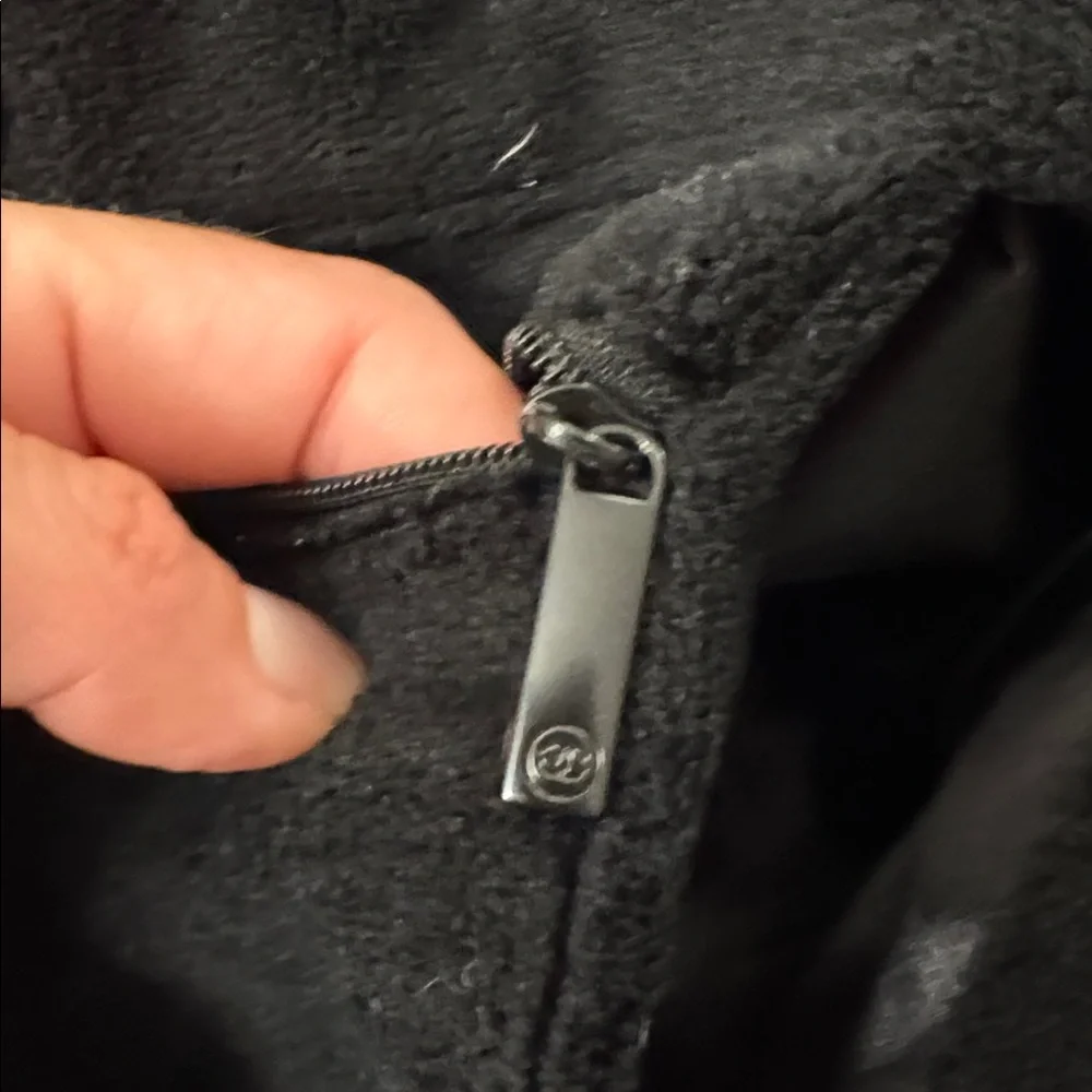 CHANEL Beauty VIP Gift Black Terry Cloth CC Logo Shoulder Bag Promo Rare - Picture 6 of 6